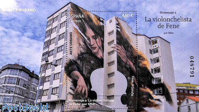 Street art, Woman with violin s/s